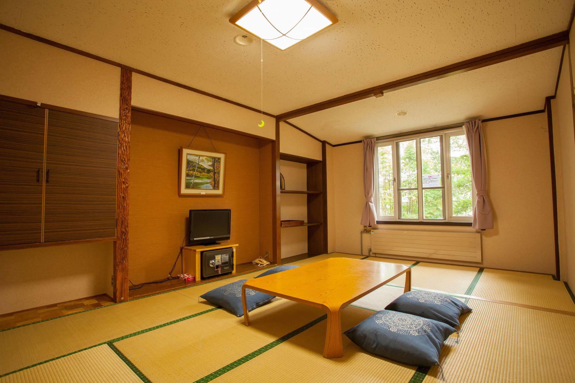 Hotel Mutsumi Shiga Kōgen Exteriör bild
